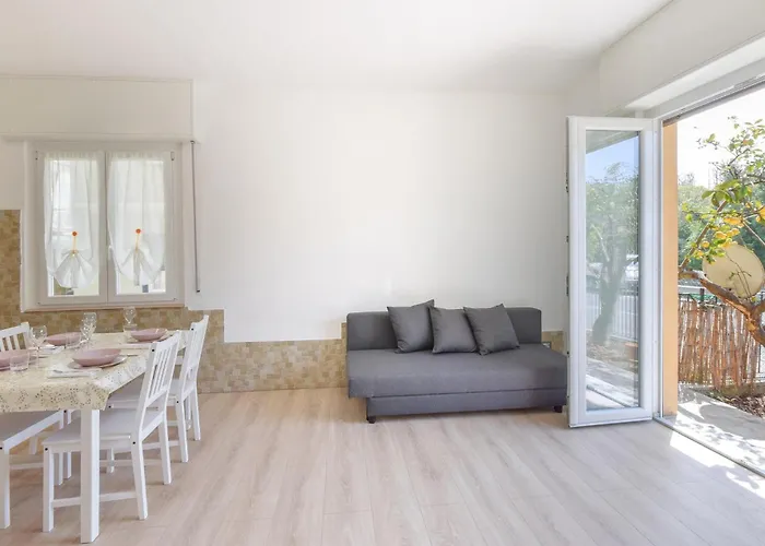 2 Bedroom Stunning In Διαμέρισμα *